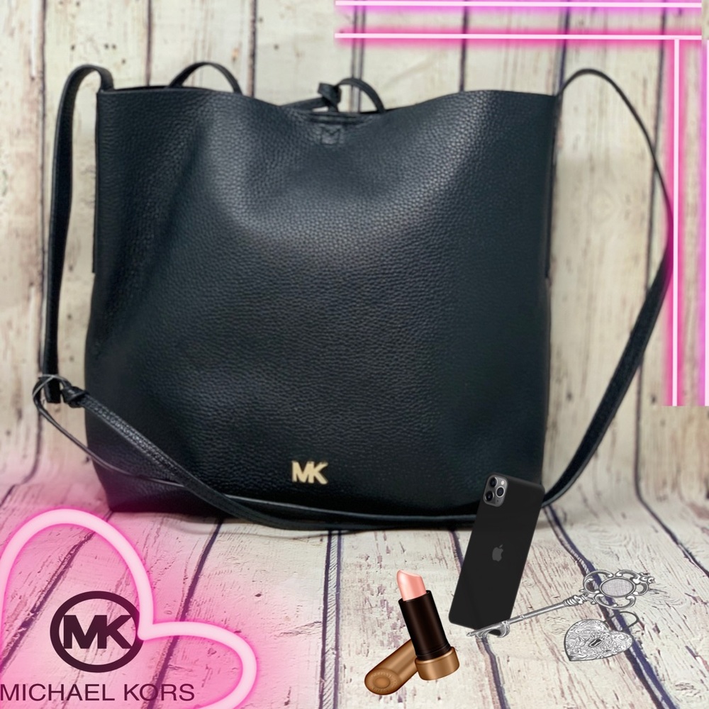 Michael Kors Junie Messenger Tote/Handbag